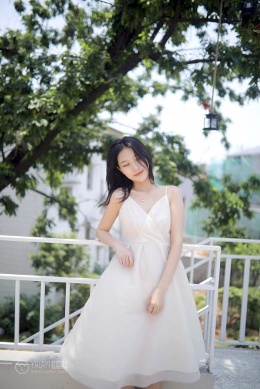她来自胡志明市